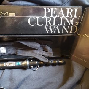 Numi pearl curling wand with box and heat glove